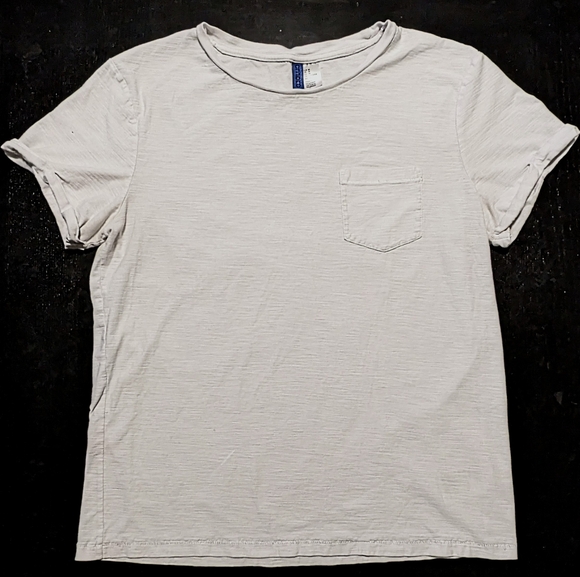 White Cuffed Aleve T-shirt with Pocket | M - Picture 2 of 4